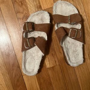 Camel colored fur slides